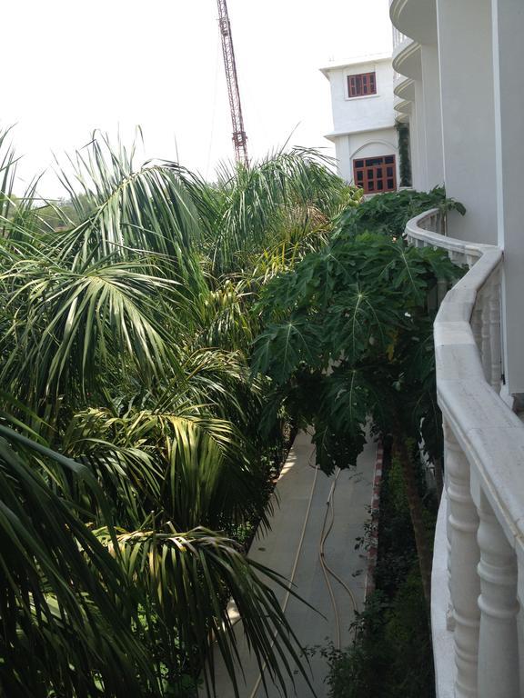 Hotel Isabel Palace Khajuraho Exterior photo